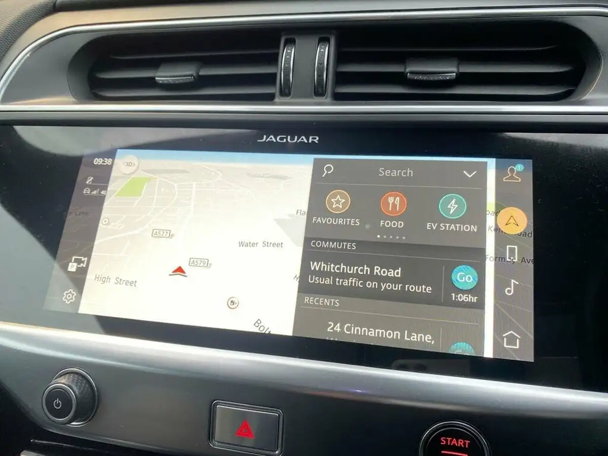 2021-jaguar-i-pace-ev400-black-big-13