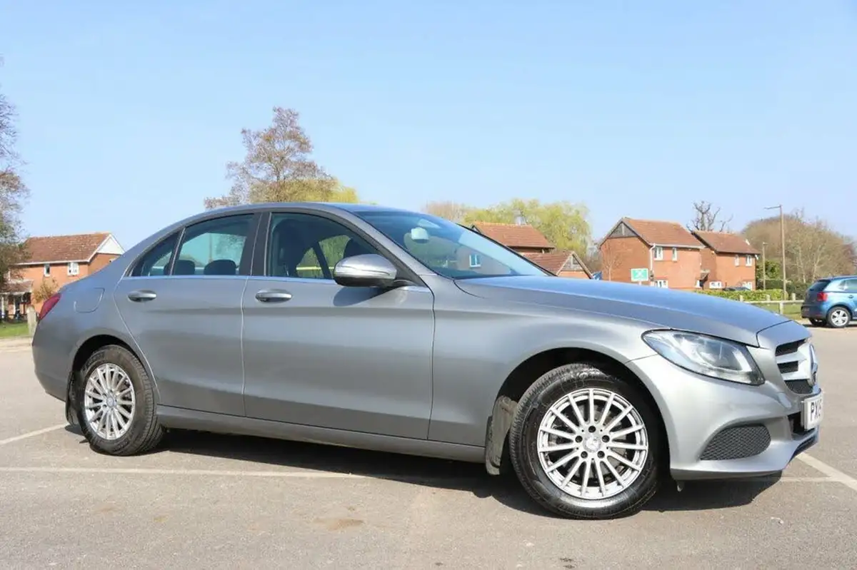 2015-mercedes-benz-c-class-20-c200-se-184ps-executivess-saloon-4d-7g-tronic-plus-big-1