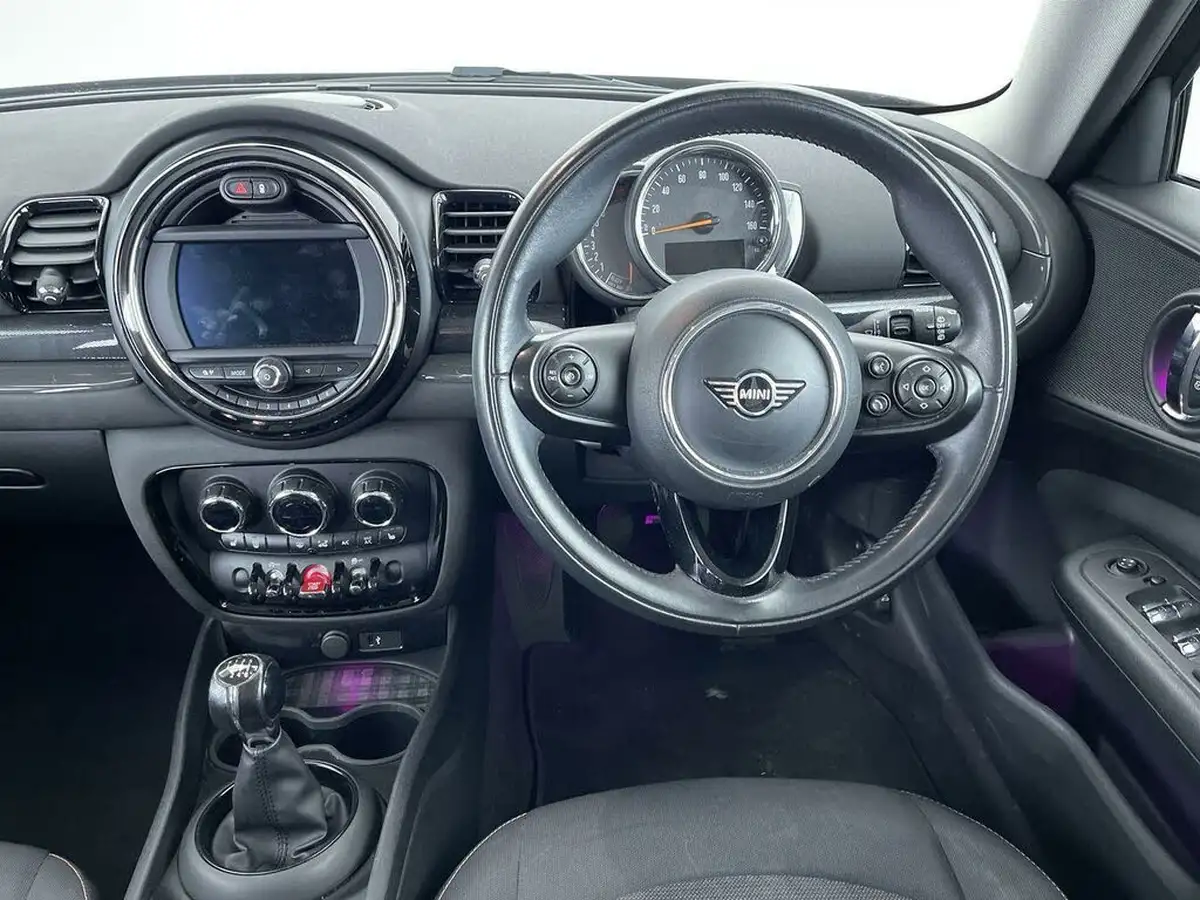2020-mini-clubman-15-cooper-classic-big-33