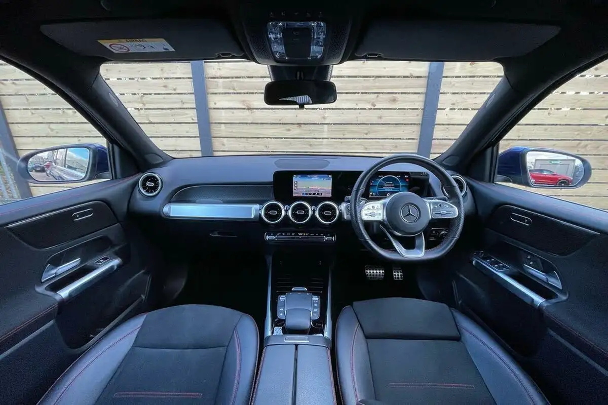 2022-mercedes-benz-glb-class-13-glb200-amg-line-7g-tronic-big-2
