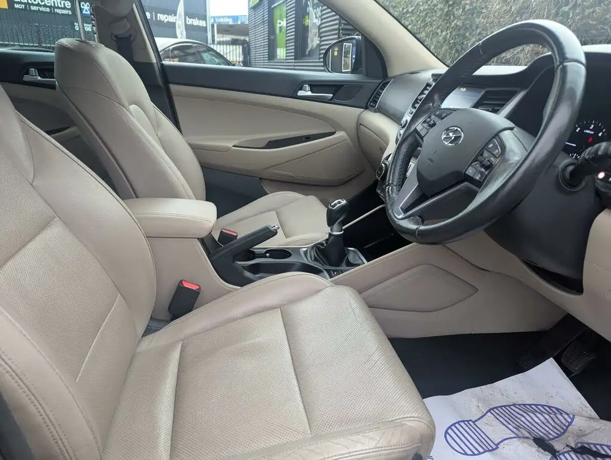 2016-hyundai-tucson-20crdi-premium-se-185ps-big-12