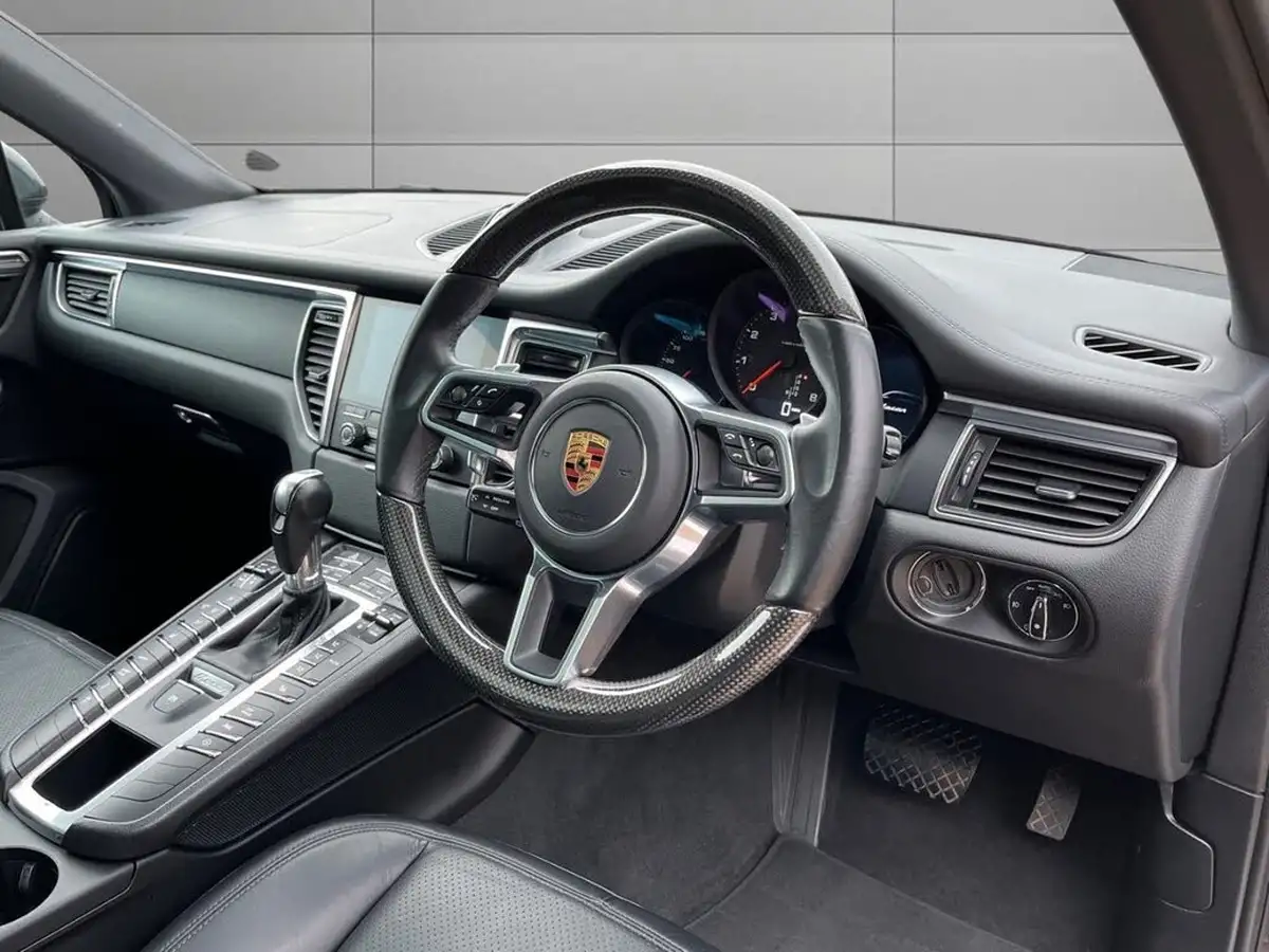 2018-porsche-macan-20-252ps-ss-big-11