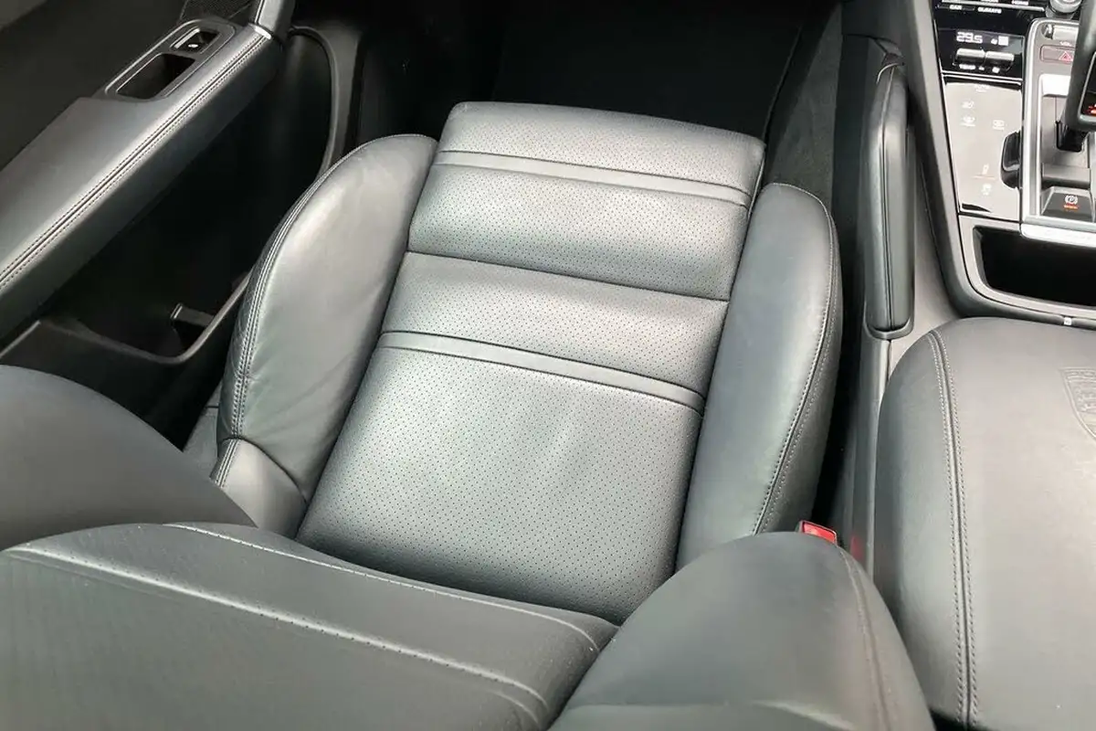 2020-porsche-cayenne-30-v6-s-big-33