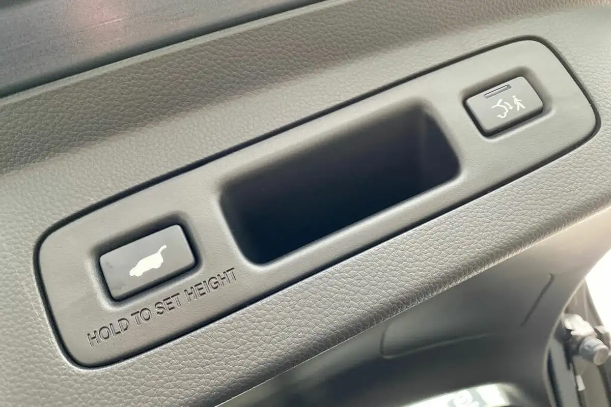 2023-honda-hr-v-15-i-mmd-advance-style-big-18