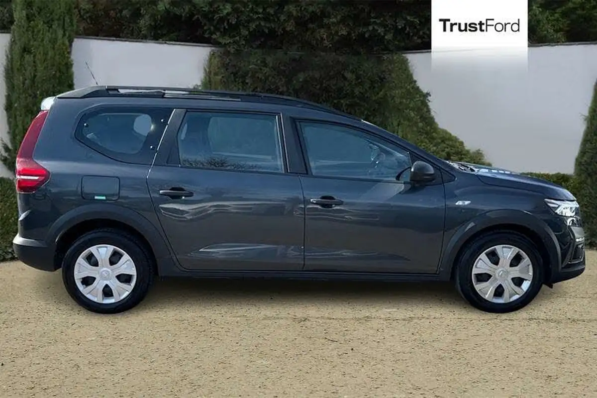 2022-dacia-jogger-10-tce-essential-big-2