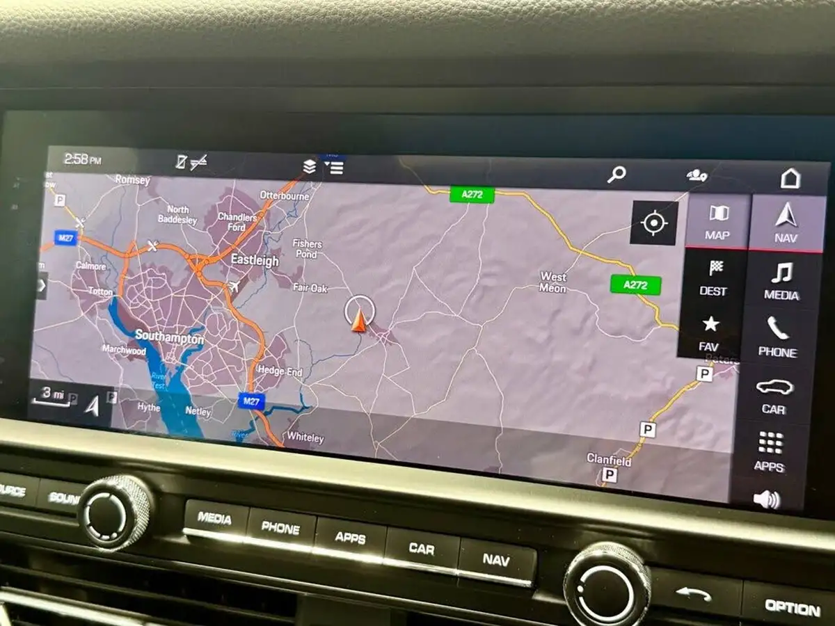 2019-porsche-macan-30-v6-s-big-26