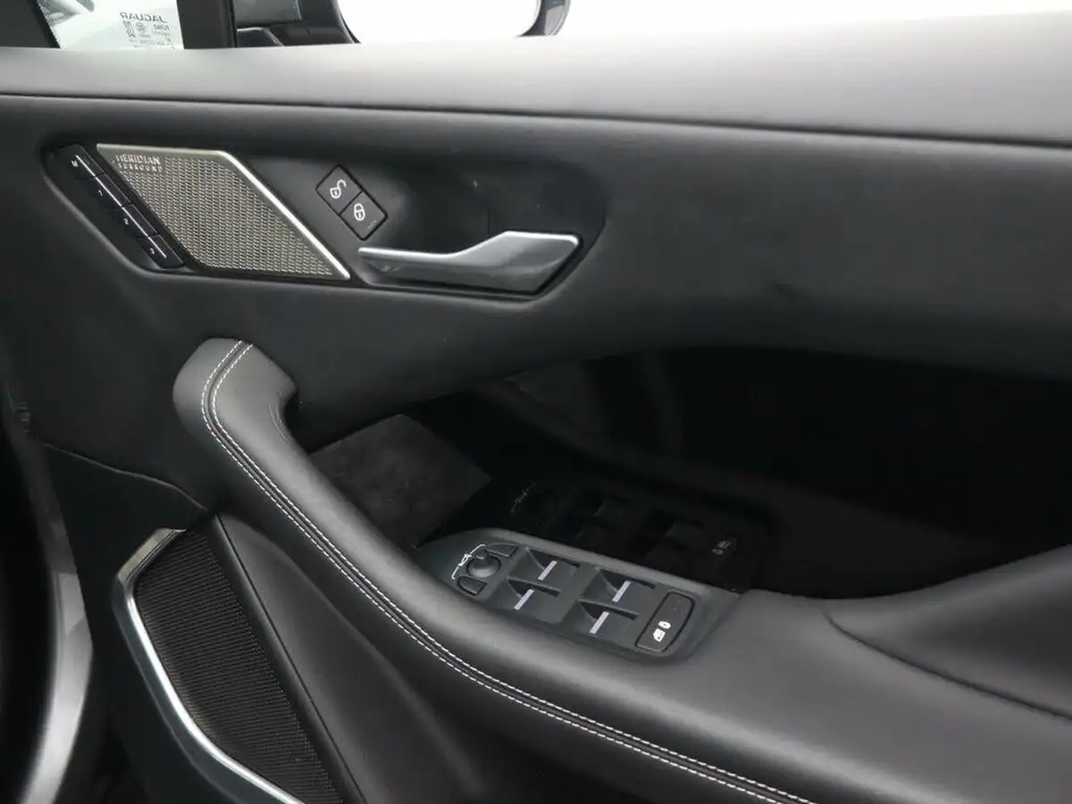 2019-jaguar-i-pace-ev400-hse-big-31