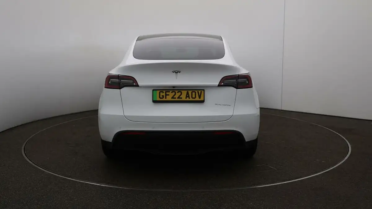 2022-tesla-model-y-e-long-range-big-53