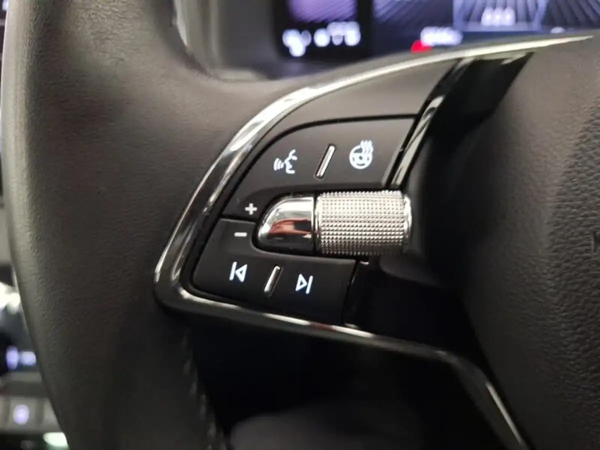 2023-skoda-karoq-10-tsi-se-l-big-11