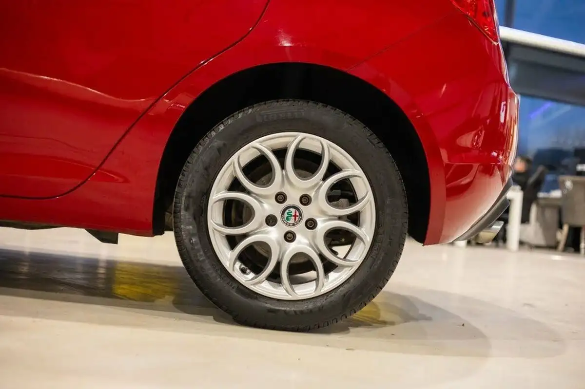 2018-alfa-romeo-giulietta-20jtdm-2-super-175bhp-alfa-tct-big-6