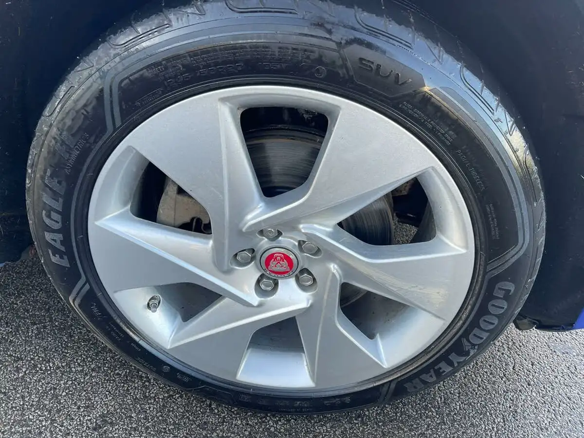 2019-jaguar-i-pace-ev400-se-big-23