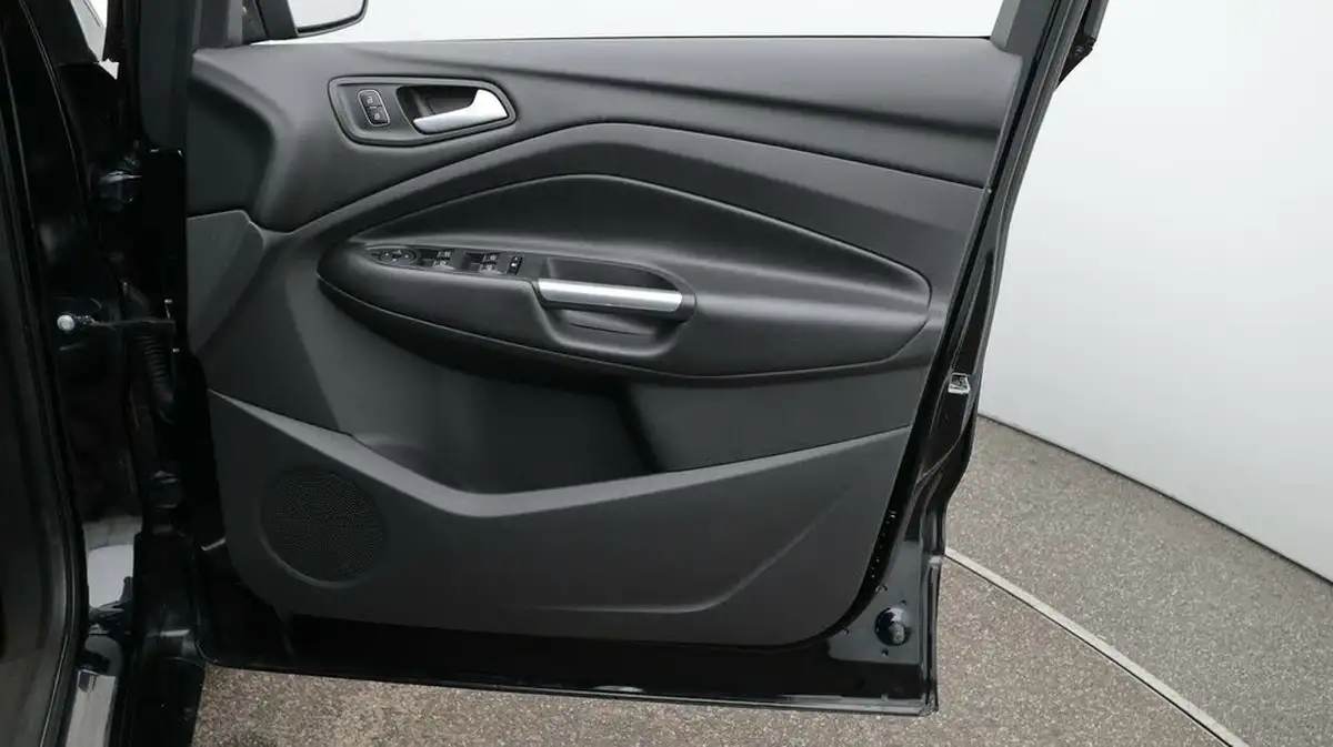 2019-ford-kuga-15tdci-st-line-ss-big-15