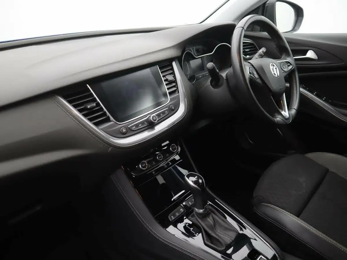 2019-vauxhall-grandland-x-12-sri-nav-auto-big-8