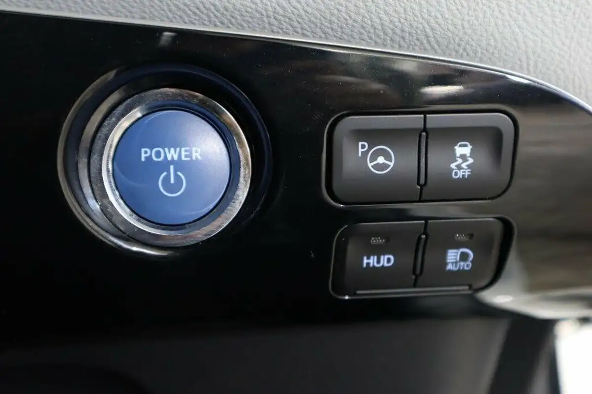 2021-toyota-prius-18-vvt-i-excel-cvt-big-30
