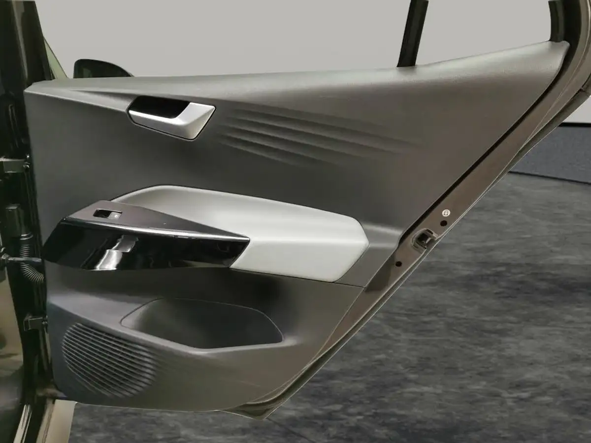2021-volkswagen-id3-e-tour-big-32