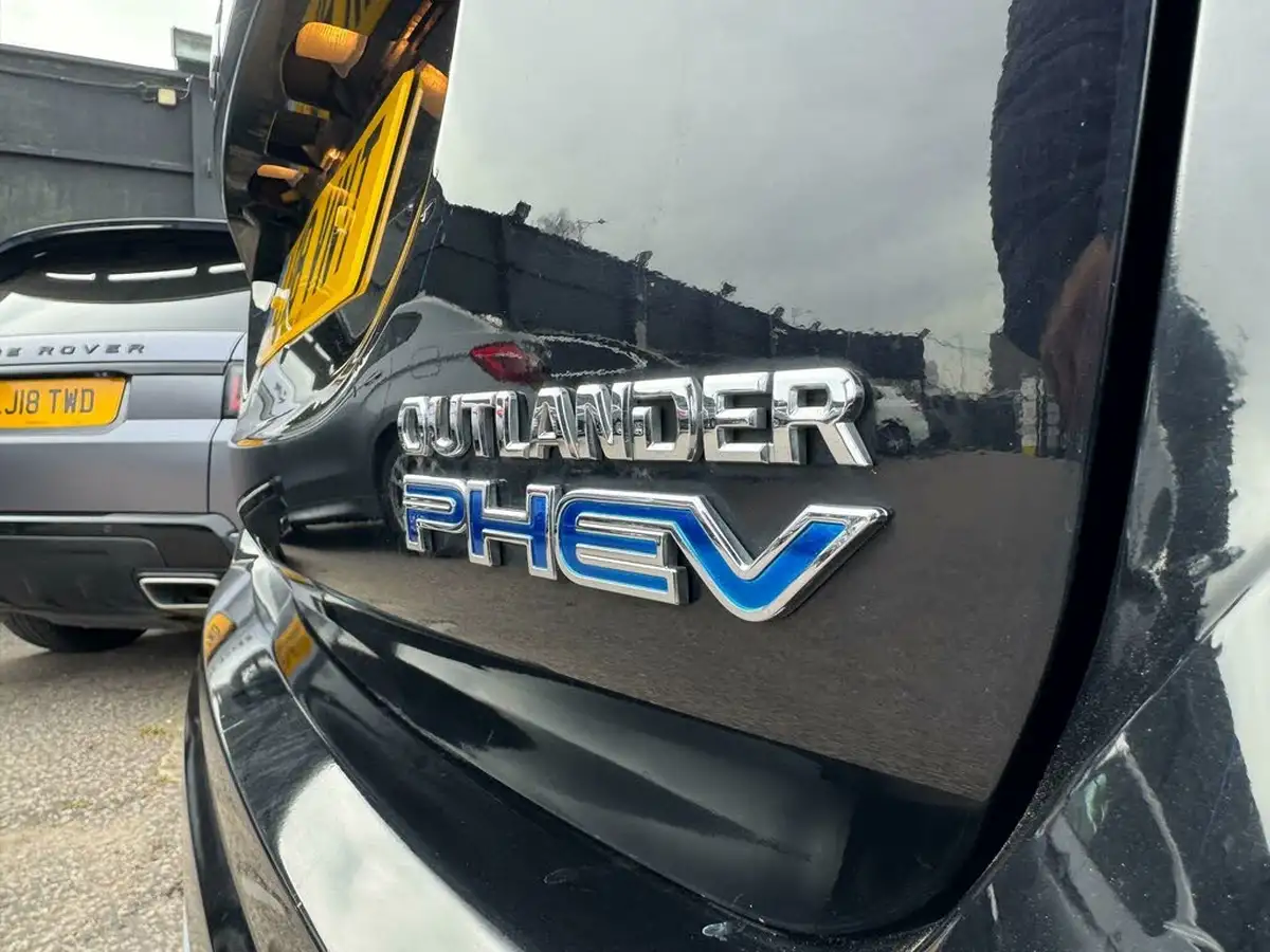 2018-mitsubishi-outlander-20-juro-phev-big-74
