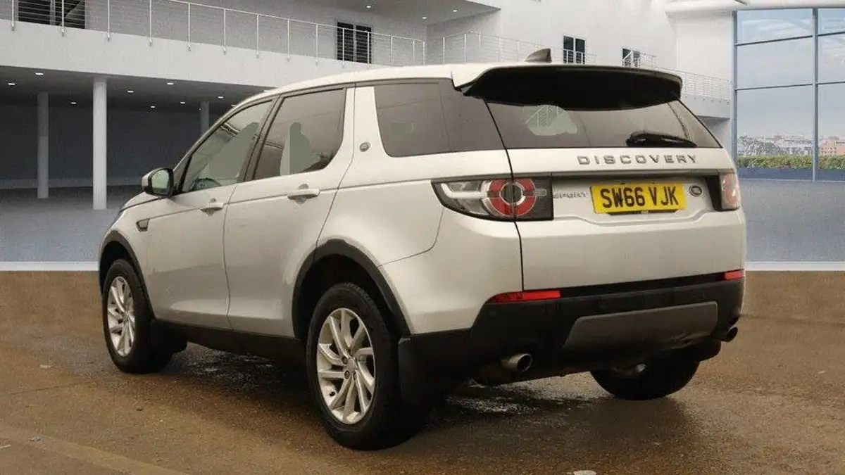 2017-land-rover-discovery-sport-20td4-se-tech-180ps-station-wagon-auto-big-4