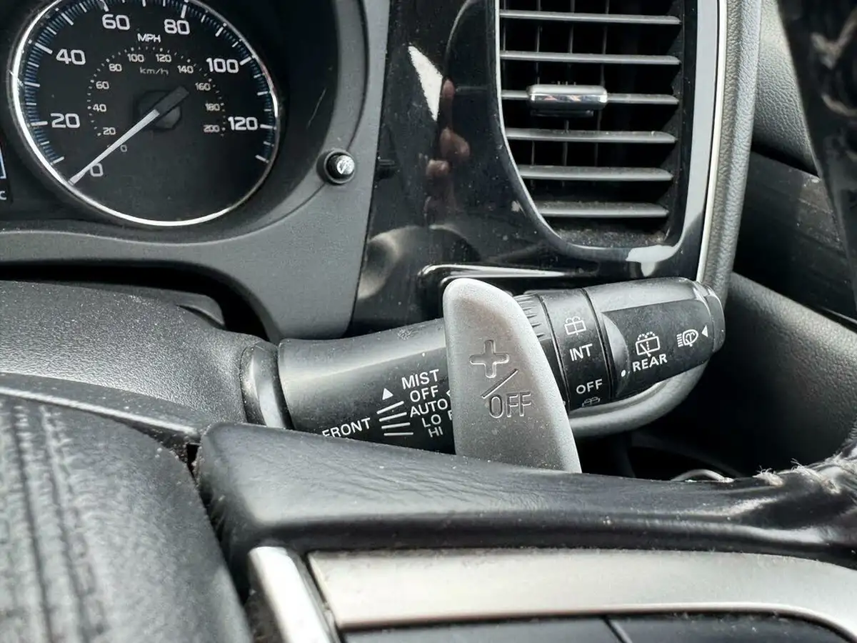 2018-mitsubishi-outlander-20-juro-phev-big-50