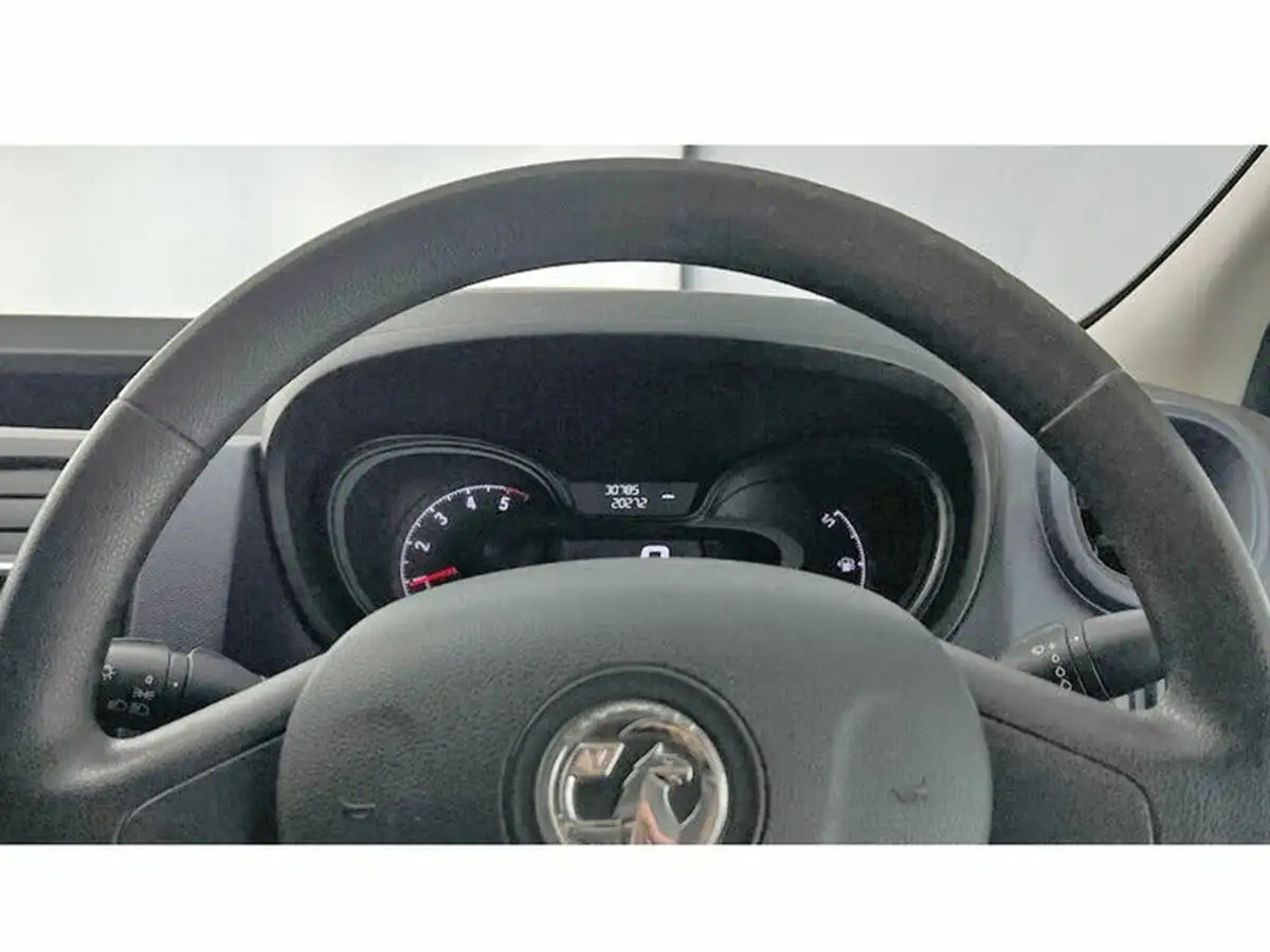2018-vauxhall-vivaro-16cdti-2700-l1h1-95pseu6-big-3
