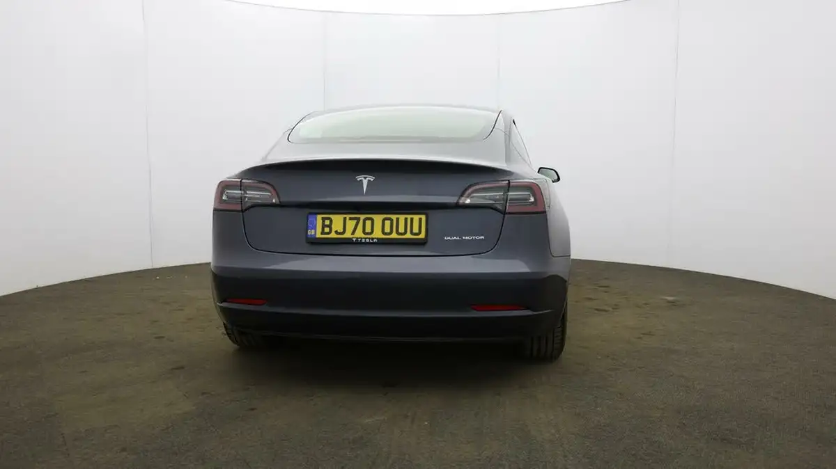 2020-tesla-model-3-e-long-range-big-5
