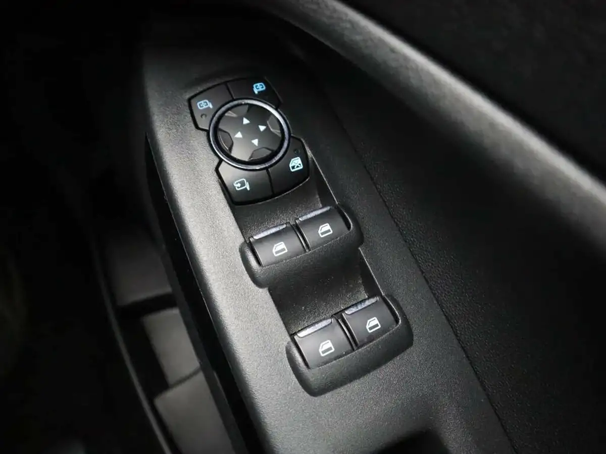 2018-ford-ecosport-10t-titanium-100ps-ss-big-37