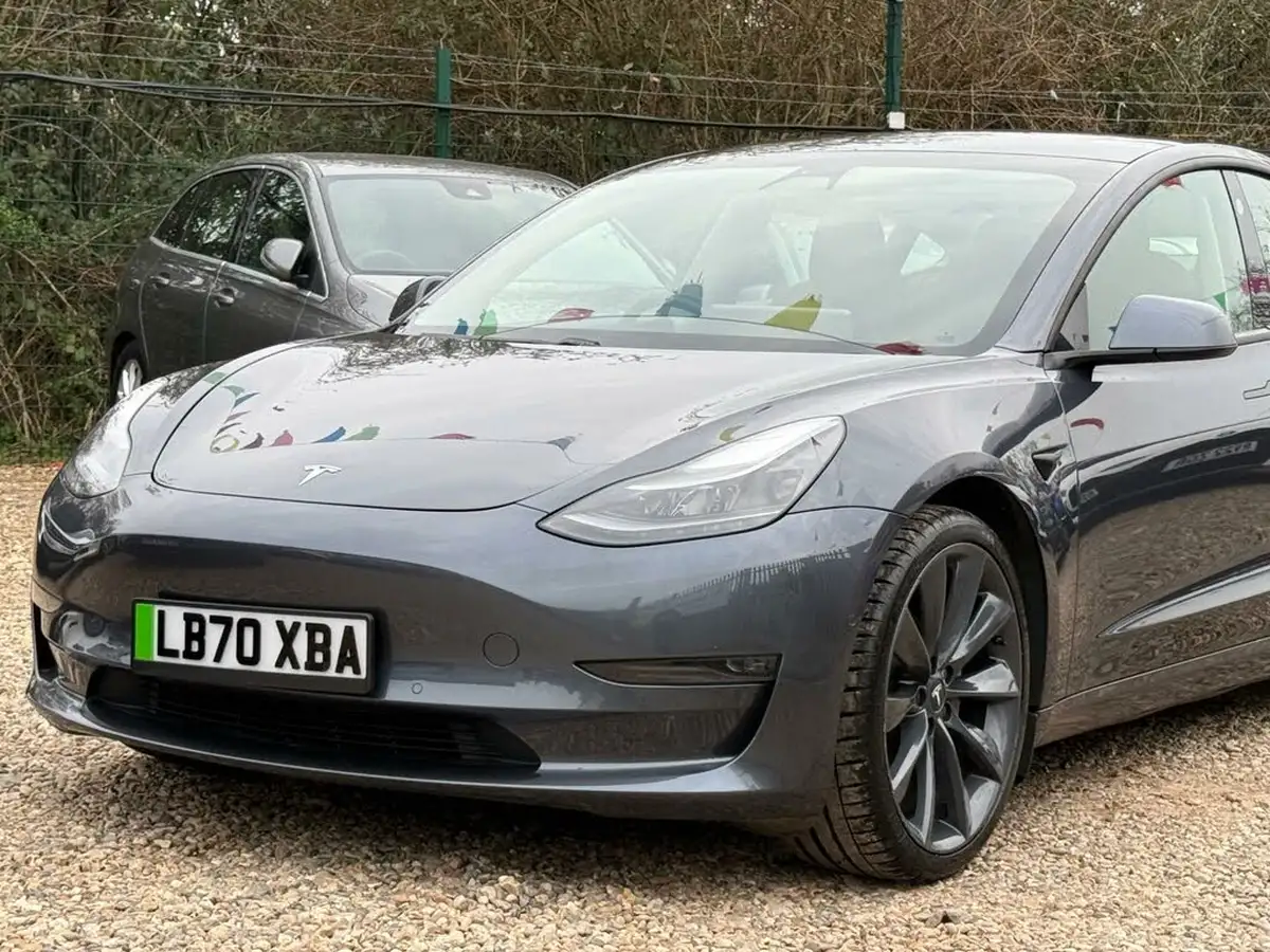 2020-tesla-model-3-e-long-range-big-26