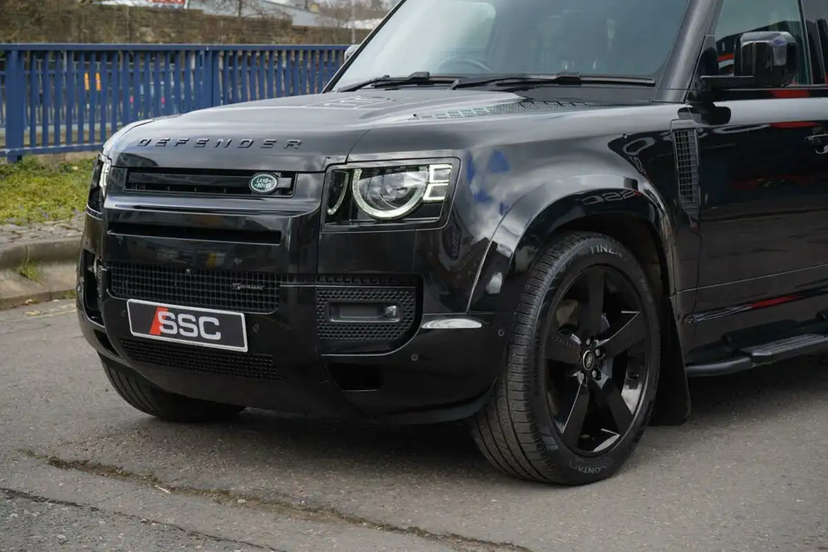 2022-land-rover-110-defender-30-d250-x-dynamic-hse-big-10