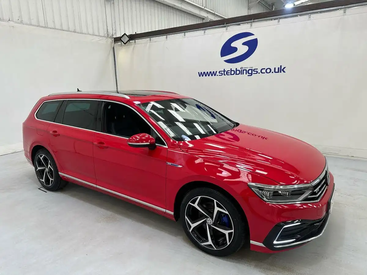 2020-volkswagen-passat-14-tsi-gte-advance-estate-5d-big-1