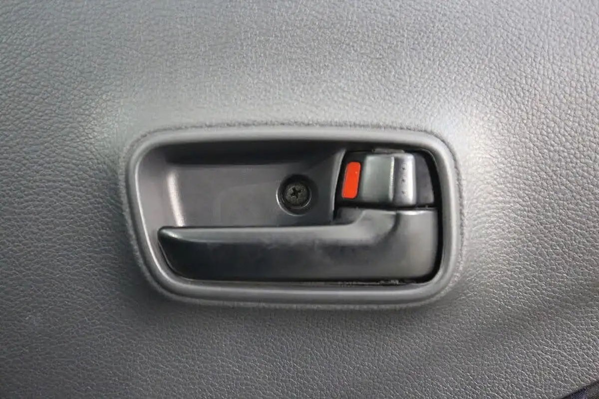2018-suzuki-celerio-10-sz4-ags-big-36