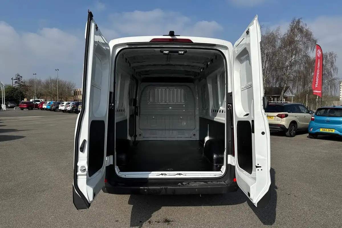 2022-maxus-deliver-9-big-13