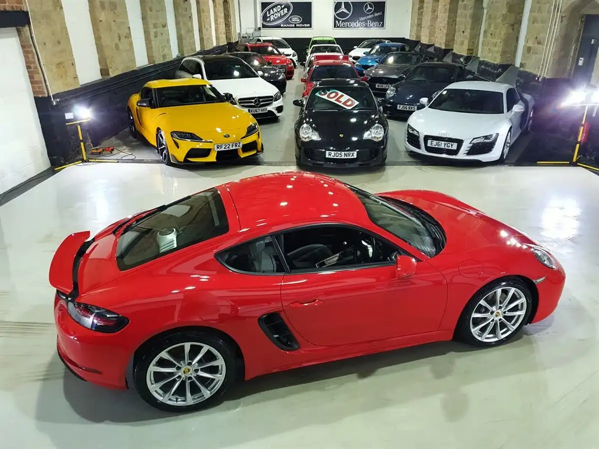 2016-porsche-cayman-718-20-big-9