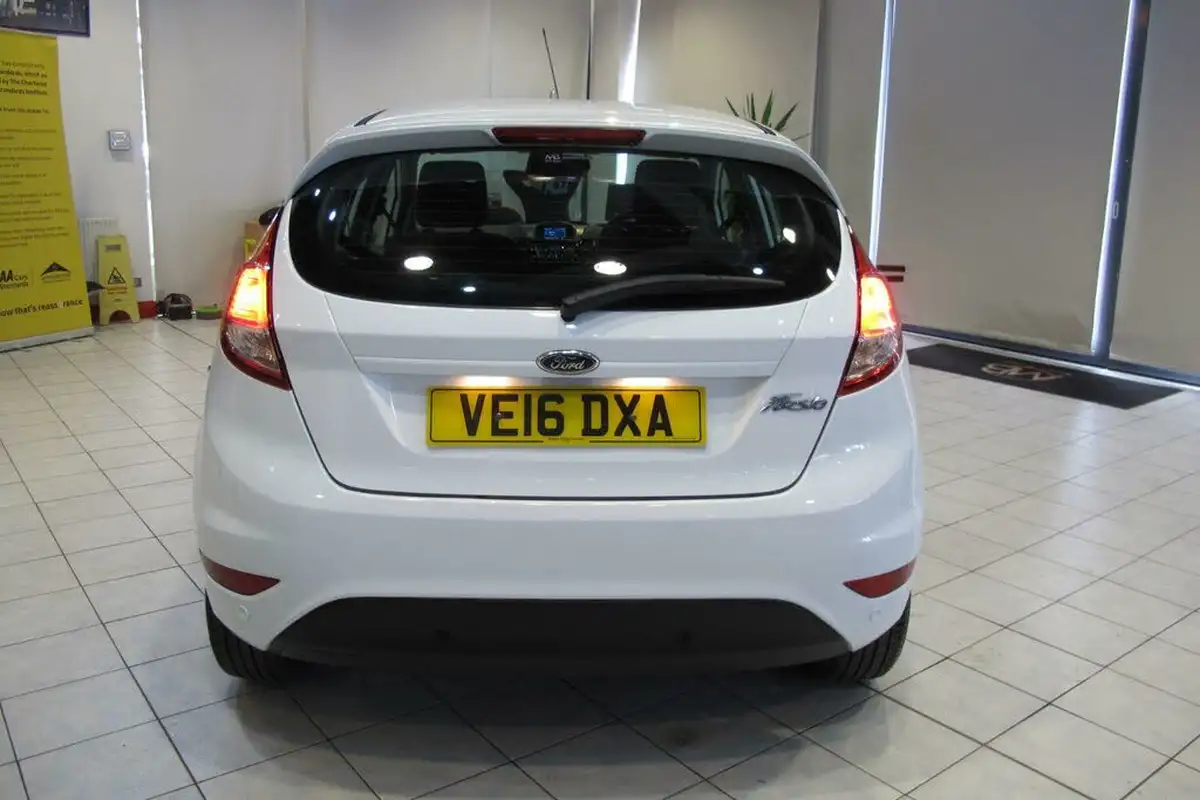 2016-ford-fiesta-16-zetec-5d-big-53