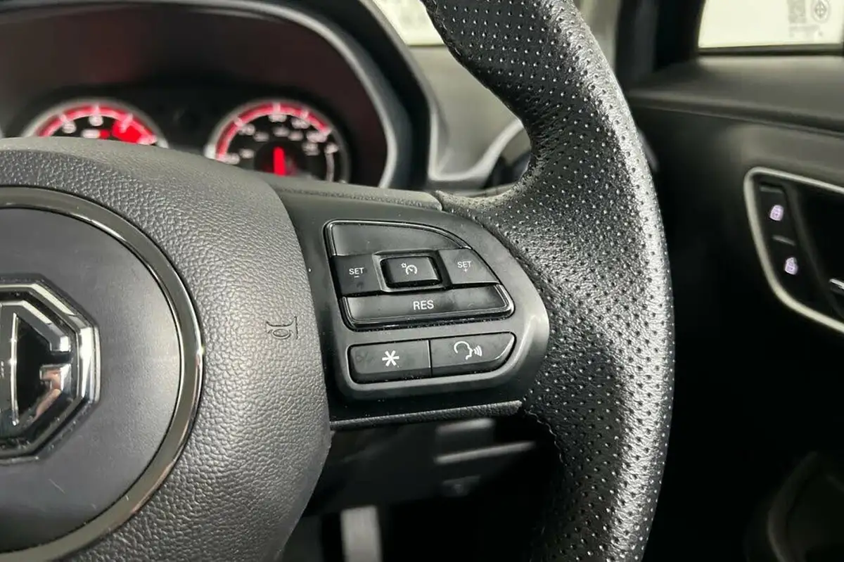 2022-mg-mg3-15-vti-tech-exclusive-nav-big-19