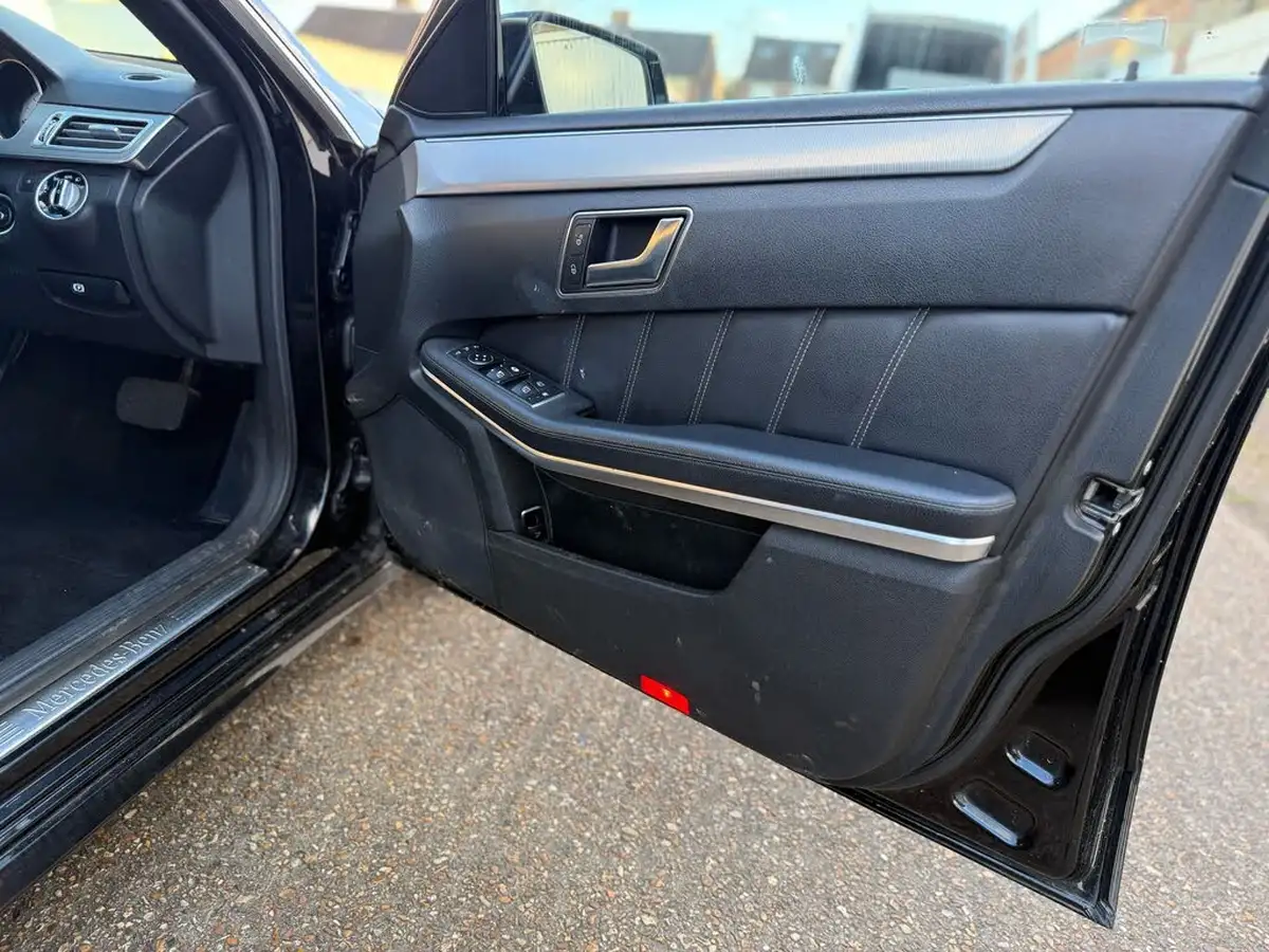 2014-mercedes-benz-e-class-21td-e220-cdi-se-21cdi-170bhp-saloon-4d-7g-tronic-plus-big-3