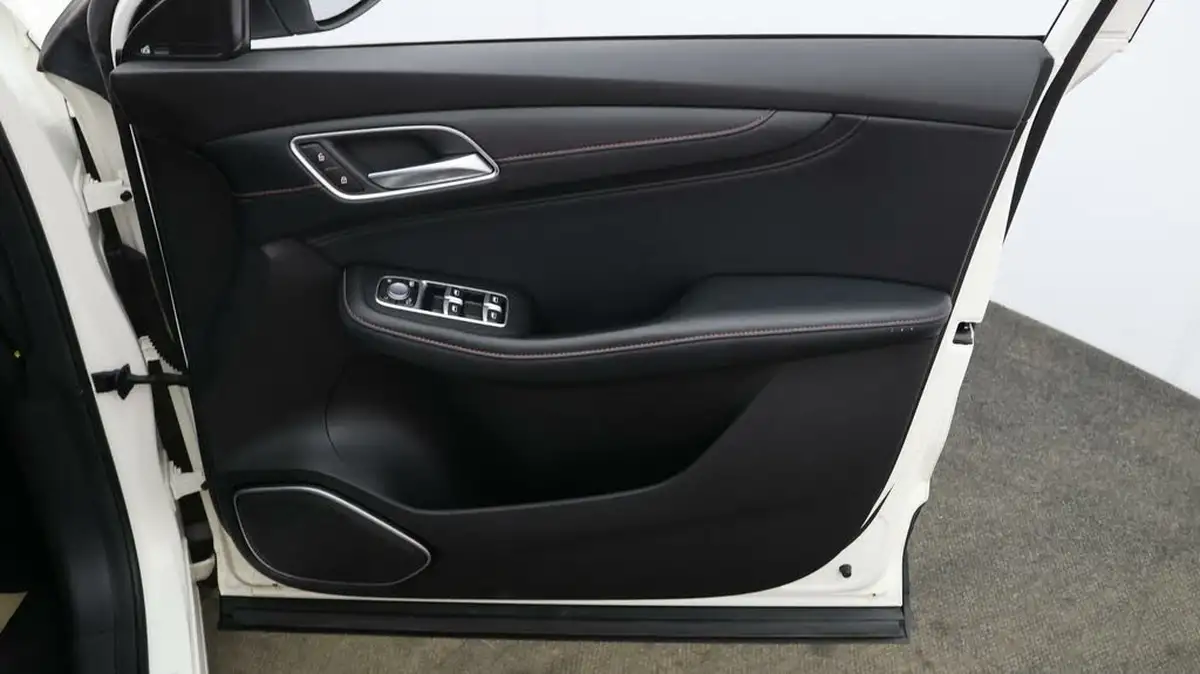 2021-mg-hs-15t-gdi-excite-162ps-big-14