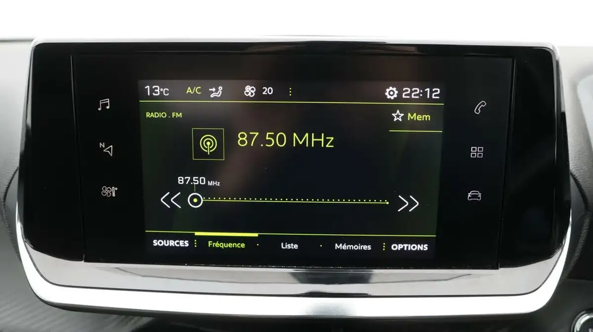 2021-peugeot-2008-suv-12-puretech-allure-premium-130bhp-big-11