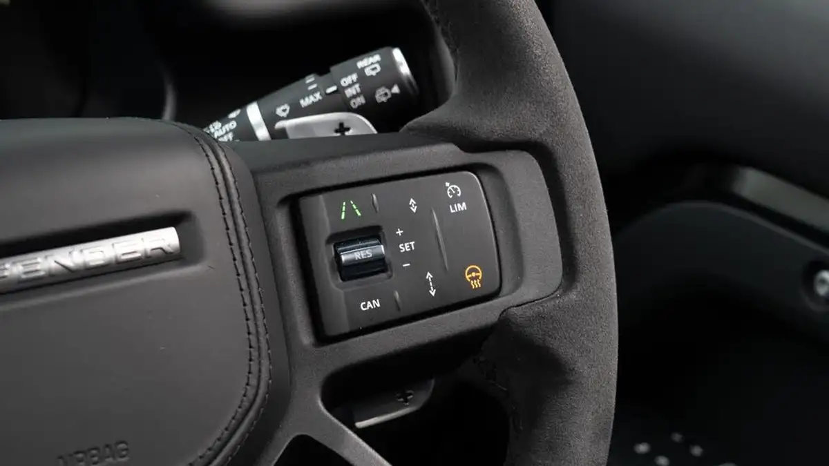 2023-land-rover-110-defender-50-p525-v8-big-19