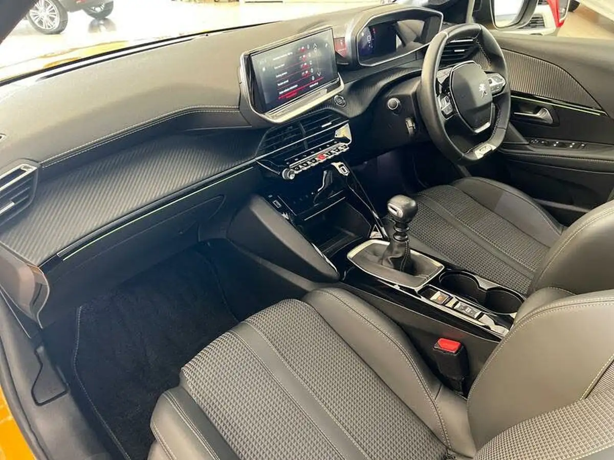 2022-peugeot-208-15-bluehdi-gt-100bhp-big-10
