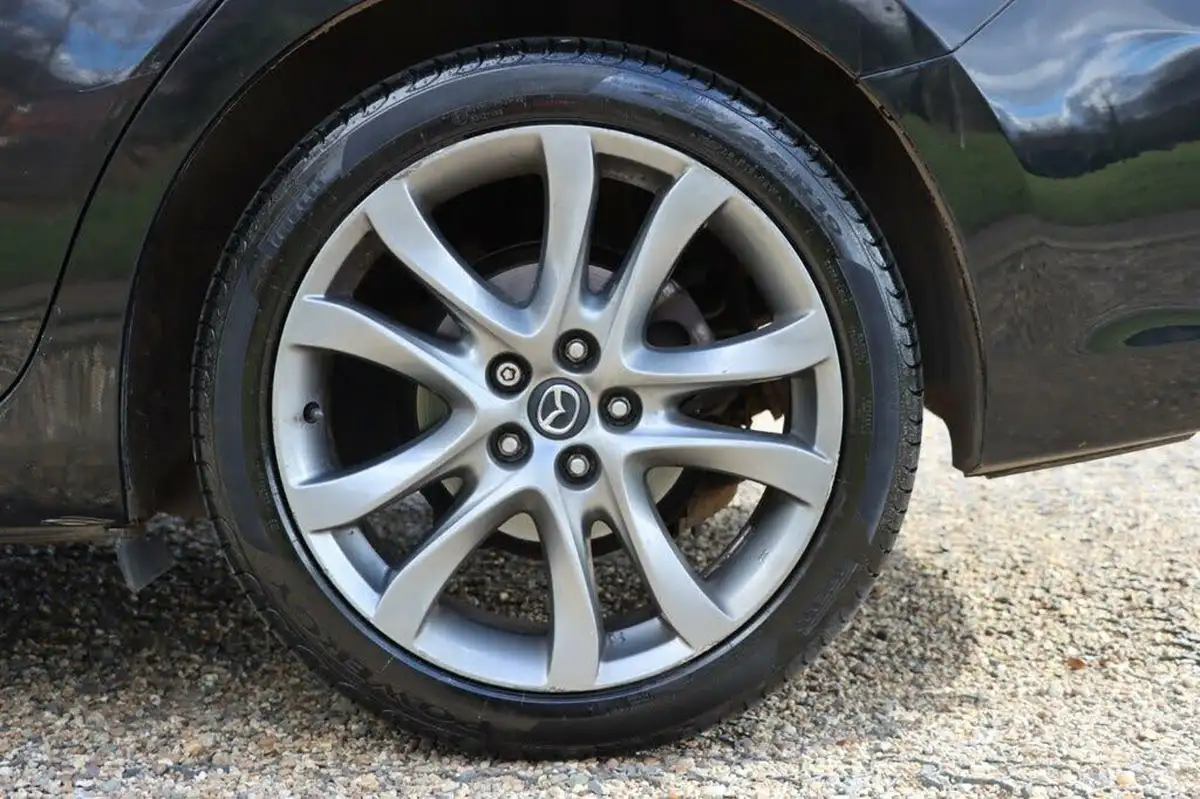 2015-mazda-mazda6-22td-sport-nav-150ps-tourer-5d-big-25