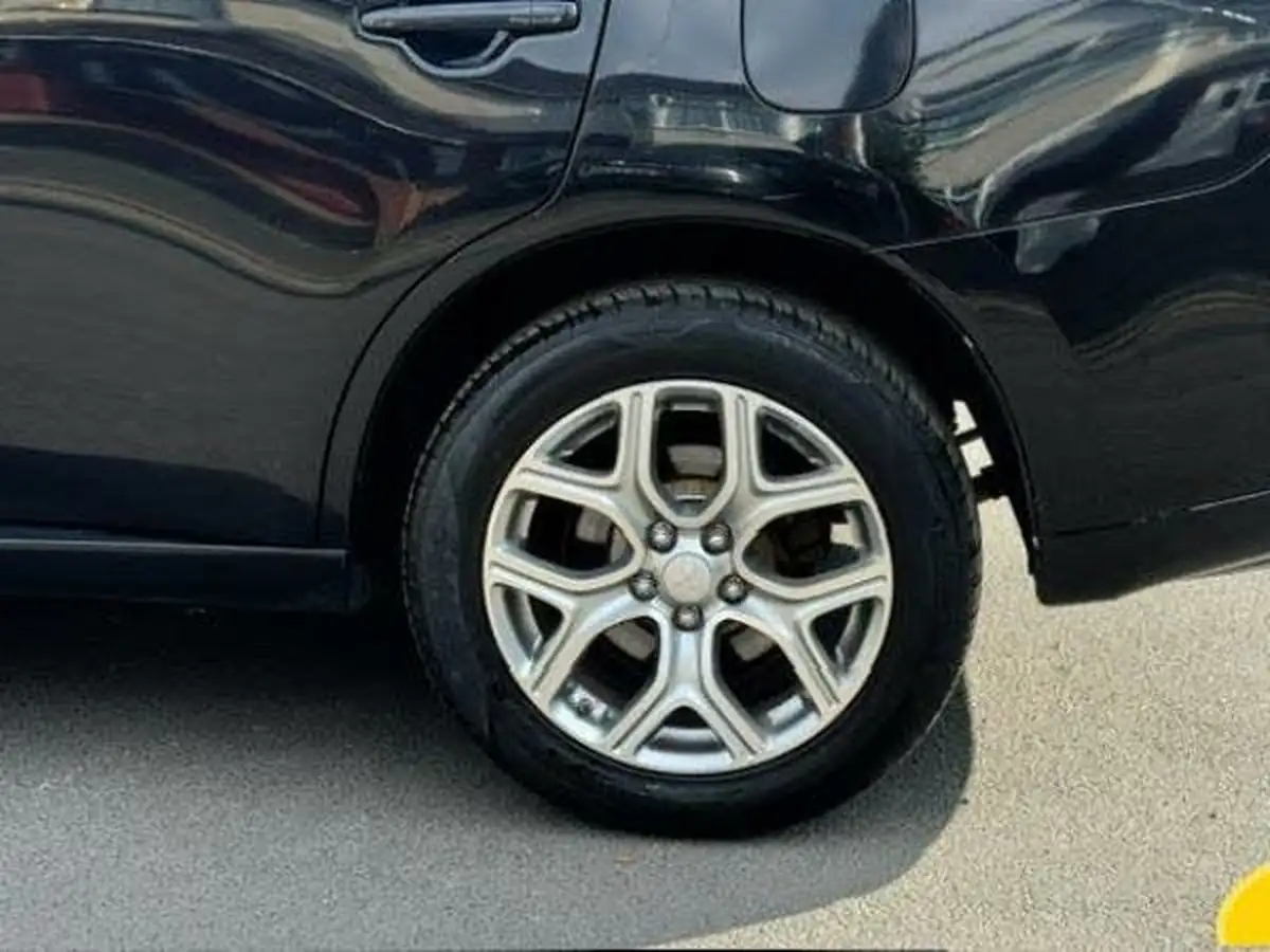 2015-mitsubishi-outlander-20-gx4h-big-14
