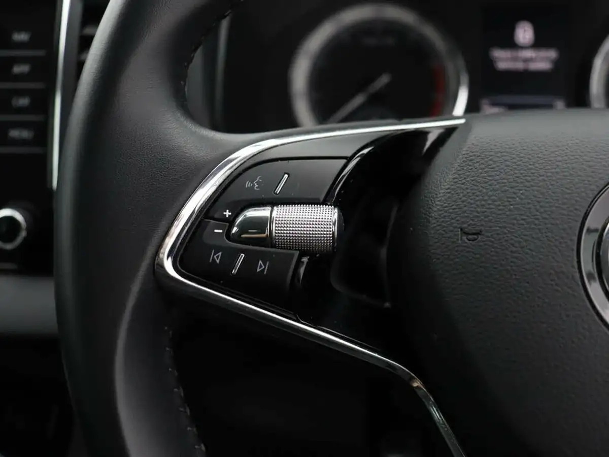 2022-skoda-karoq-10-tsi-se-l-big-31