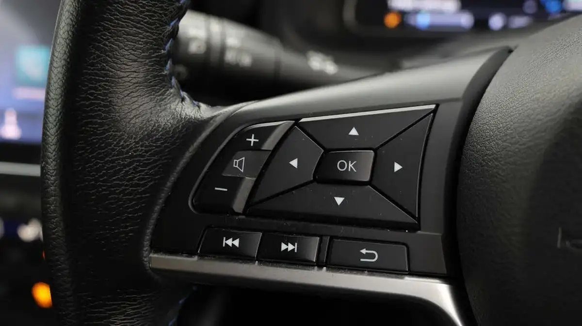 2021-nissan-leaf-e-acenta-big-22