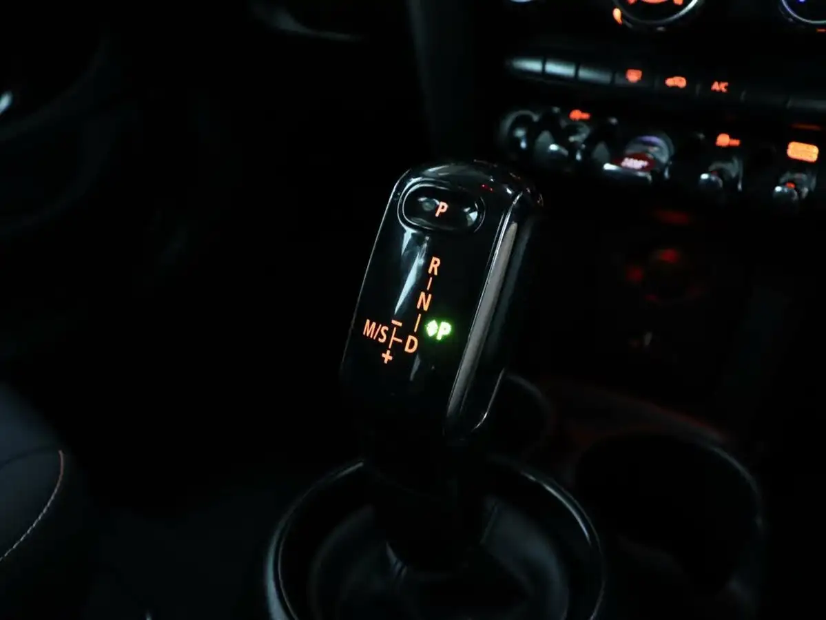2021-mini-cooper-15-cooper-classic-hatchback-5d-auto-big-24
