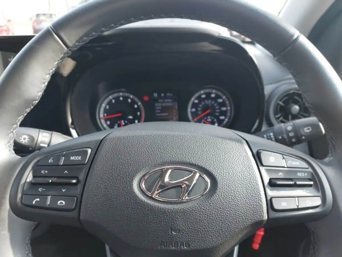 2023-hyundai-i10-12-se-connect-auto-big-14