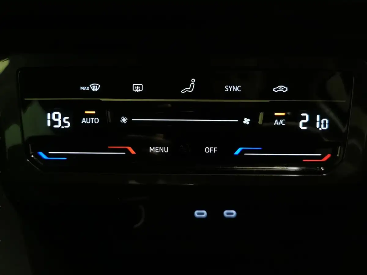 2021-volkswagen-tiguan-20tdi-life-dsg-big-24