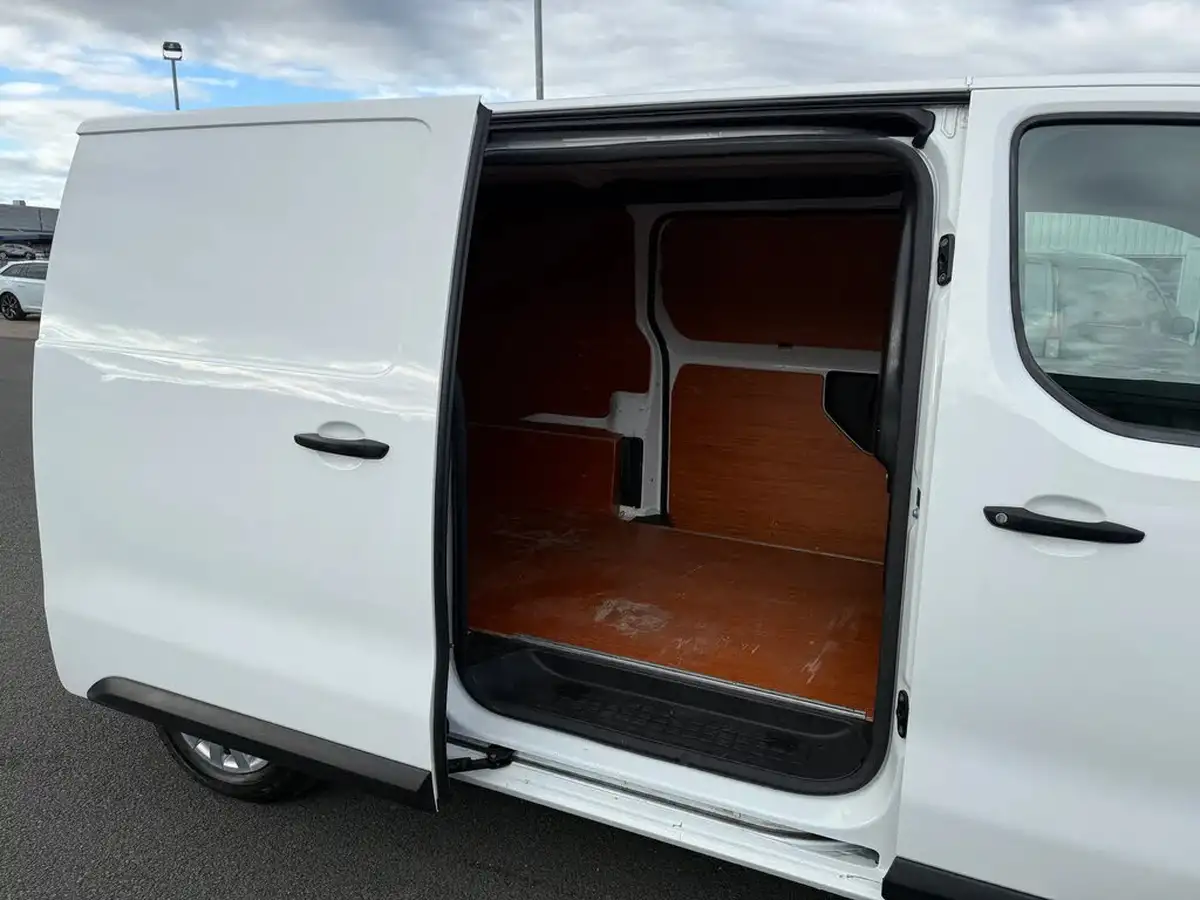 2019-vauxhall-vivaro-15td-2700-l1h1-edition-120pseu6dt-big-7