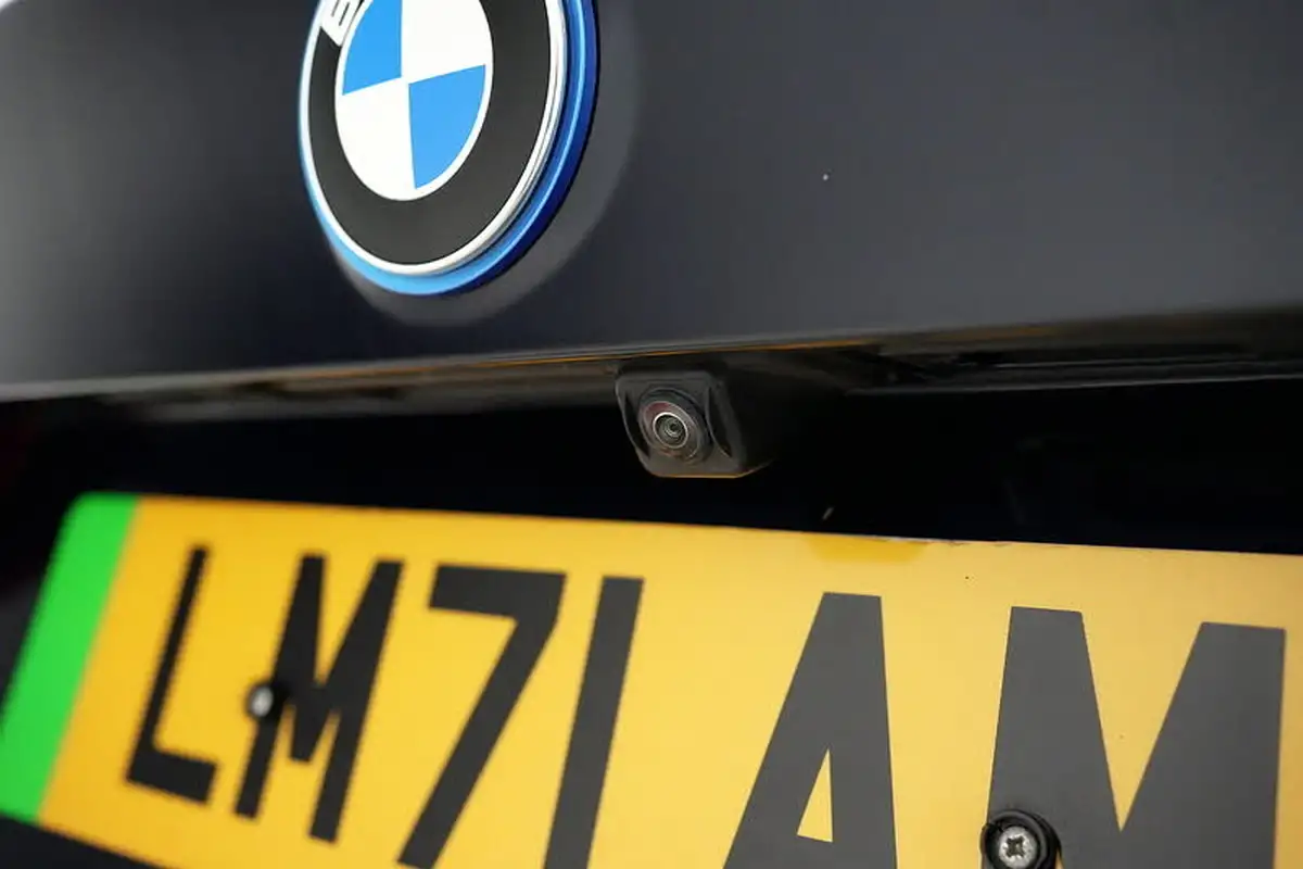 2022-bmw-ix3-e-premier-edition-pro-big-15