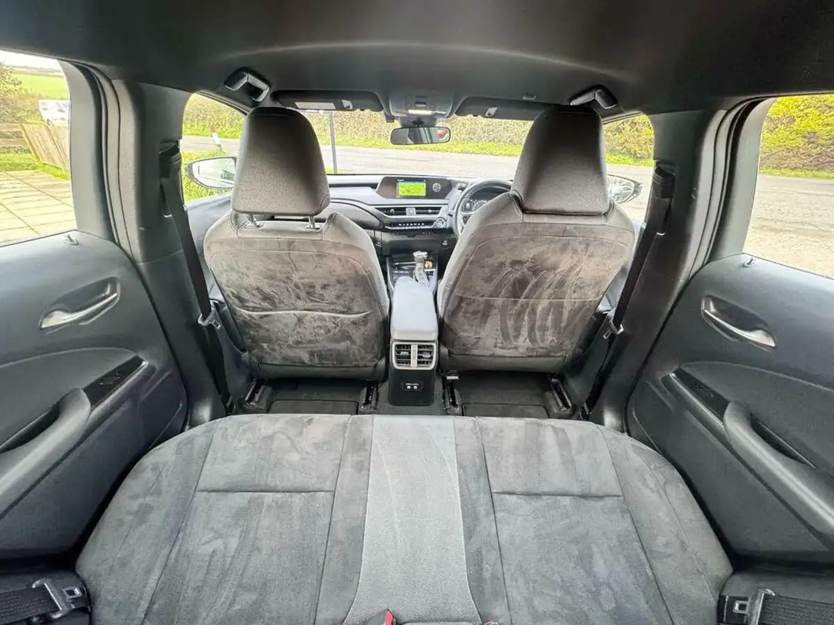 2020-lexus-ux-250h-20-ux-without-navigation-big-24