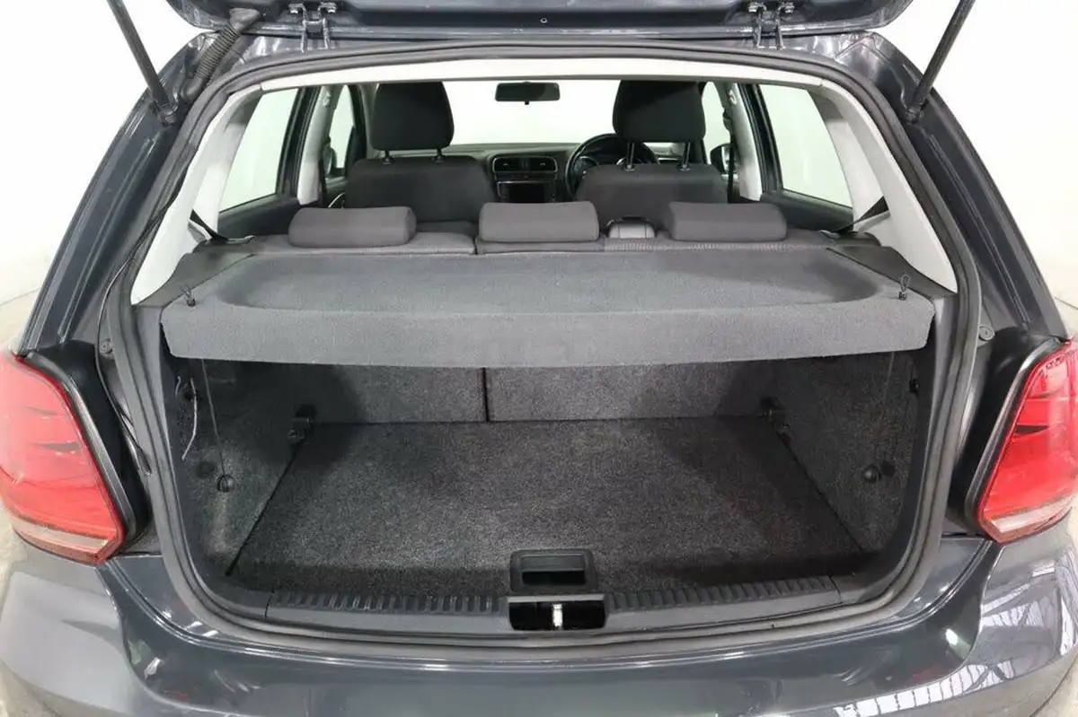 2015-volkswagen-polo-10-se-60ps-5d-big-8