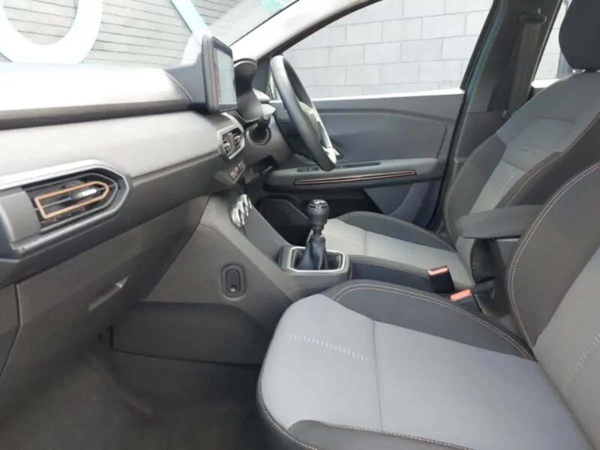 2024-dacia-sandero-stepway-10-tce-extreme-90bhp-big-4